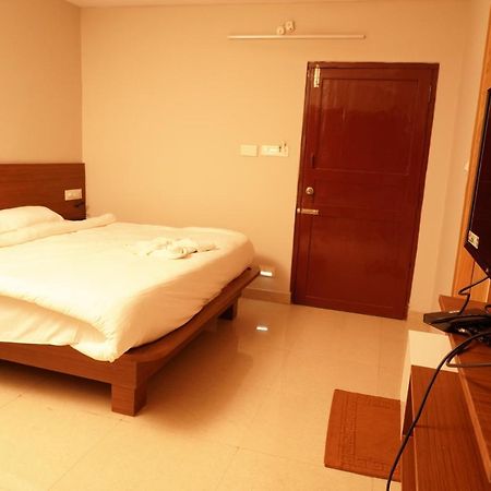 Swagath Residency Kākināda Extérieur photo