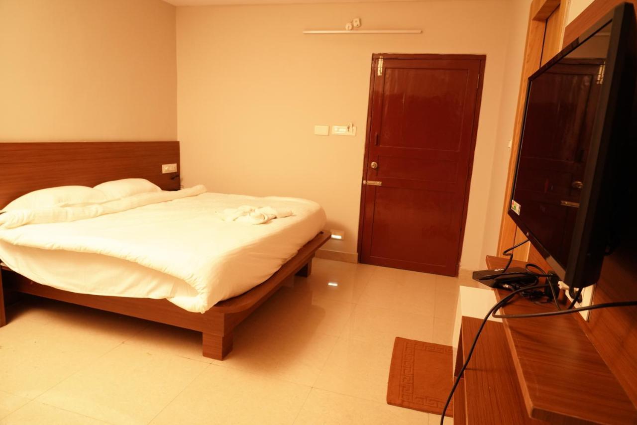 Swagath Residency Kākināda Extérieur photo