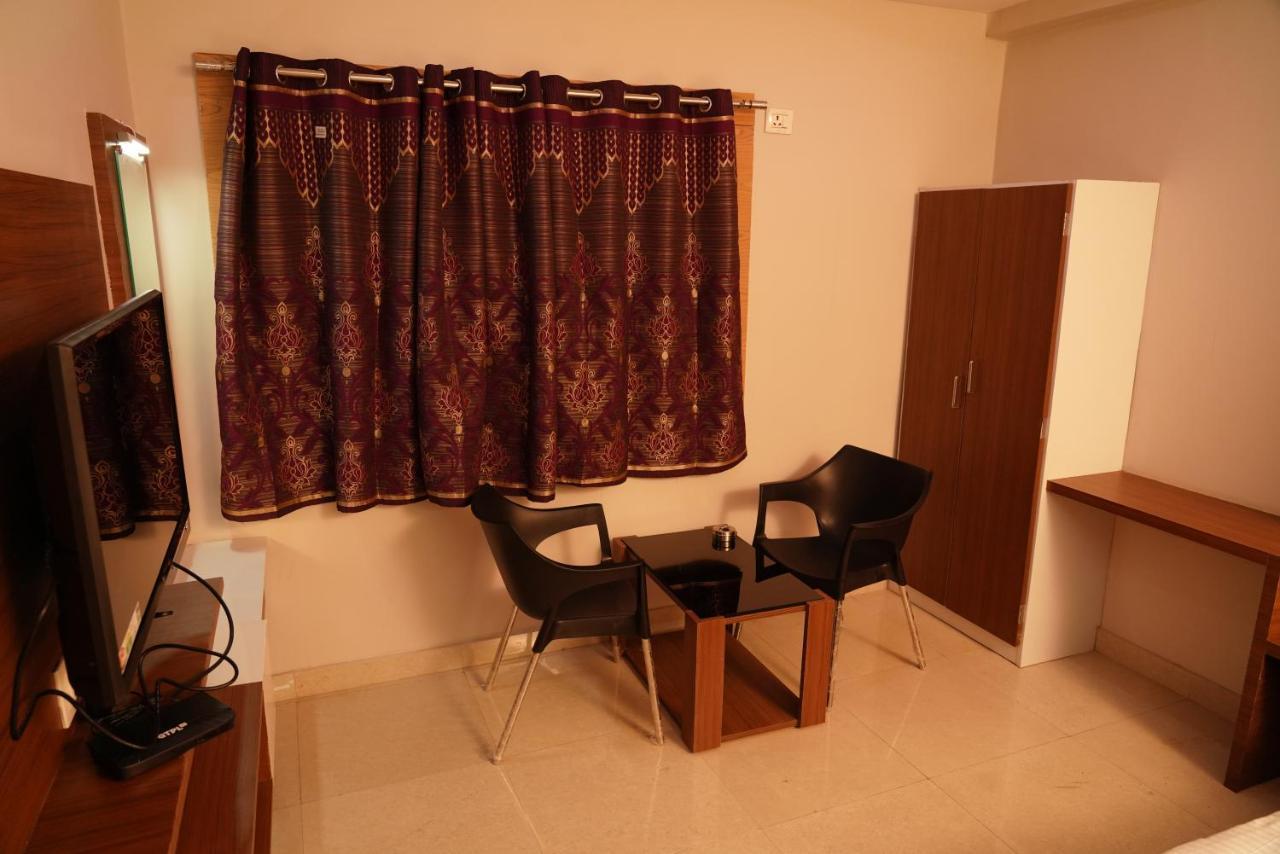 Swagath Residency Kākināda Extérieur photo