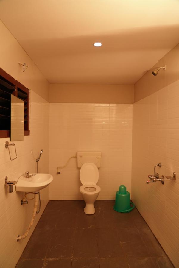 Swagath Residency Kākināda Extérieur photo