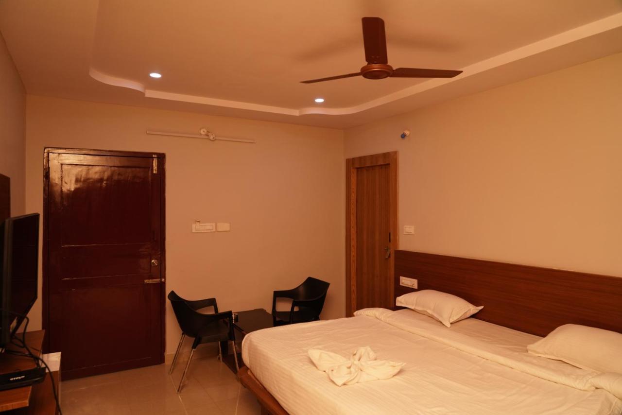 Swagath Residency Kākināda Extérieur photo